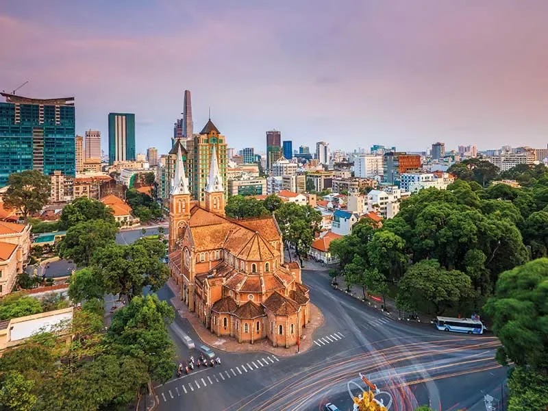 International-Student-Life-in-HCMC-Culture-Safety-&-Daily-Life-1