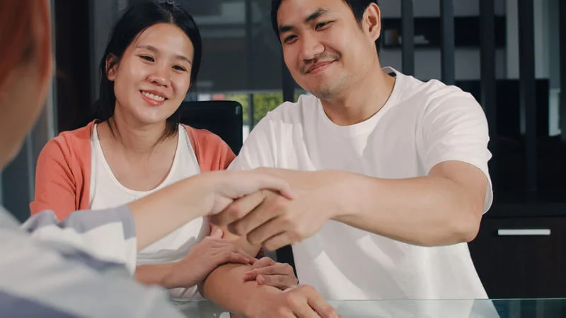 Expat-Couples-in-Vietnam-Love,-Work-&-Life-Together-4