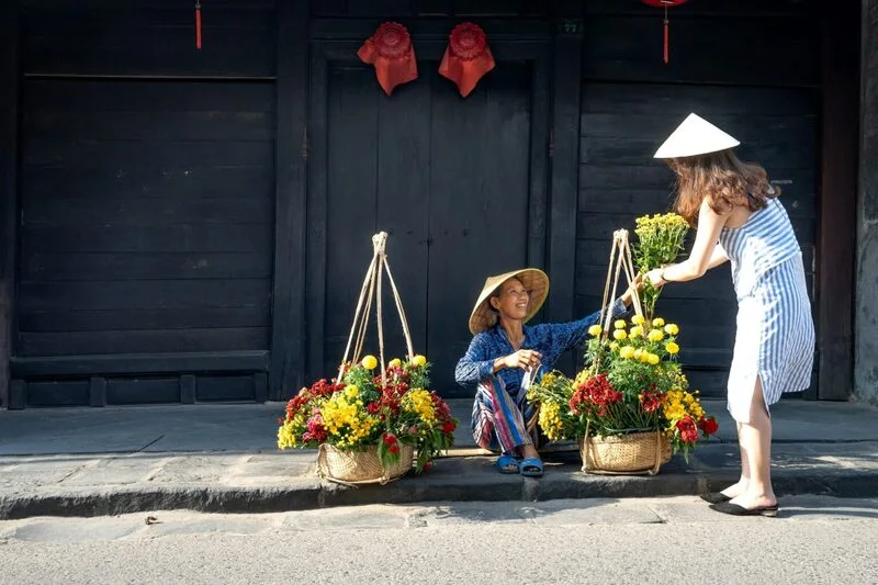 Funny-&-Unexpected-Moments-When-Living-in-HCMC-2