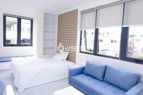 Spacious Studio Apartment for Rent at SkyHome Phu Nhuan (x02)