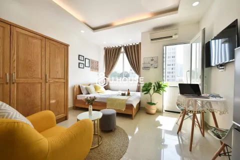 Căn Hộ Đầy Đủ Nội Thất, Ban Công, Máy Giặt Riêng, Trung Tâm Q1