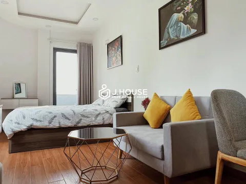Corner Studio Apt with Balcony & Japanese Service at Seven Apartment