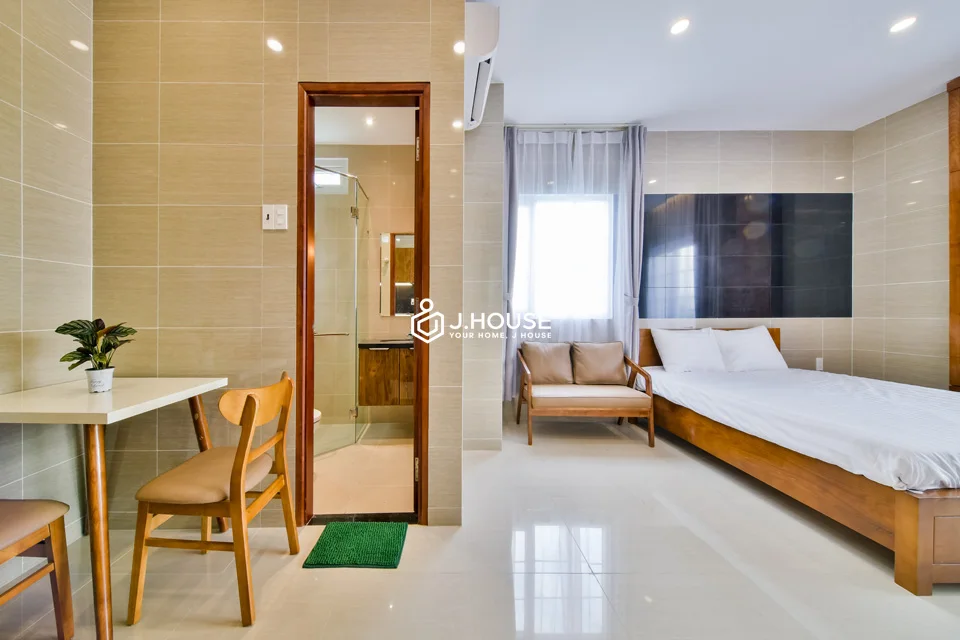 Spacious studio with big windows, fully furnished