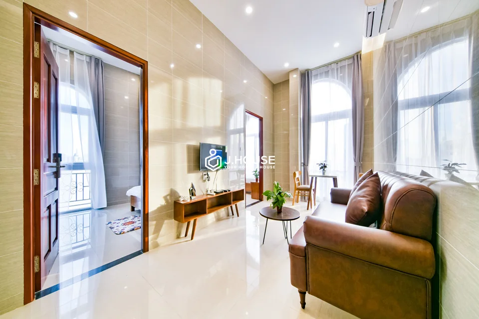 2 Bedrooms with big windows, fully furnished