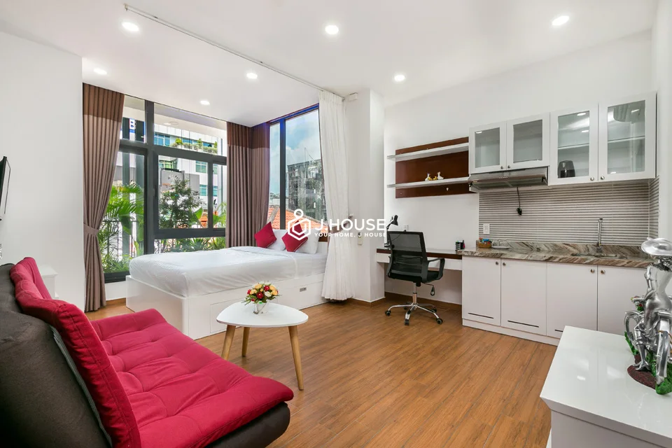 Modern Apartment with Pool & Gym at The Garden Building District 3