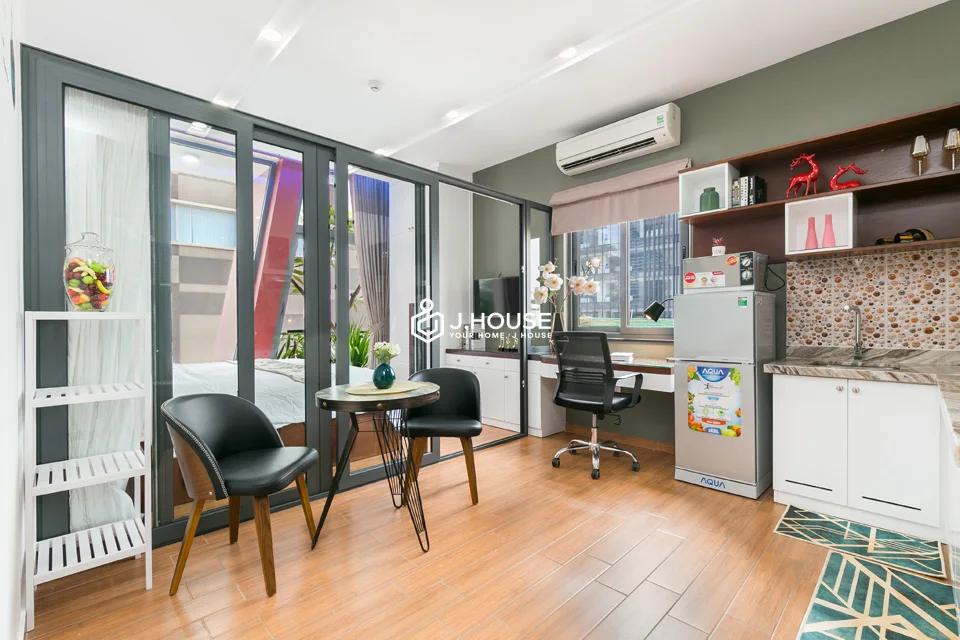 Modern 1BR Apartment with Pool & Gym at The Garden Building D3