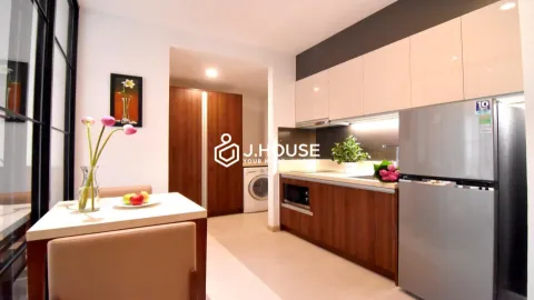 Căn Hộ 1PN Vách Kính, Hồ Bơi, Gym, Gần Sân Bay tại Emerald Apartment