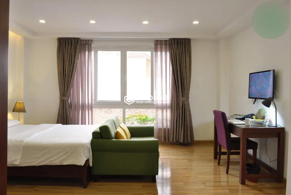 Bright 1-BR Apartment with Bathtub at Three Oaks 2 Da Kao D1