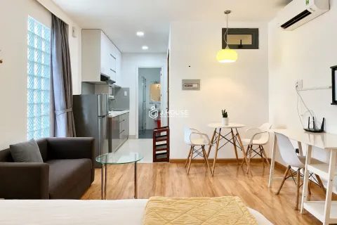 Cozy studio with wooden floor, fully furnished in District 2