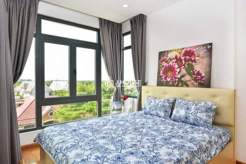 Serviced apartment with balcony nice view in Xuan Thuy Street