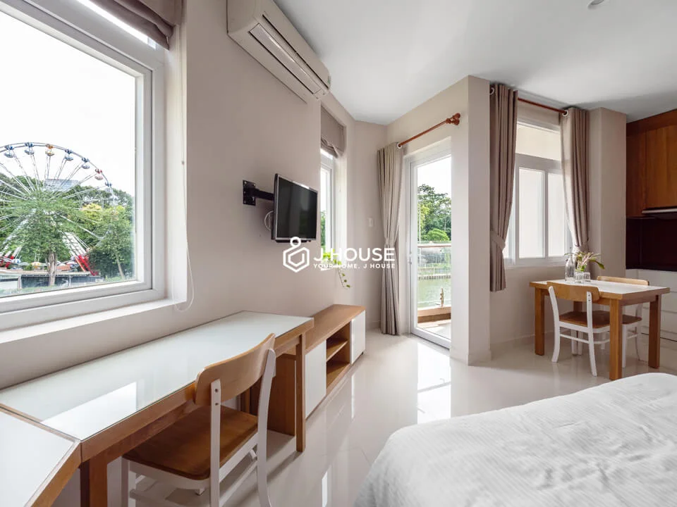 Căn hộ góc ban công, view kênh tại GK Garden Apartment, Bình Thạnh
