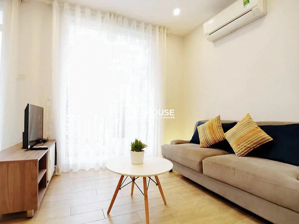 Nice serviced apartment with balcony in District 3
