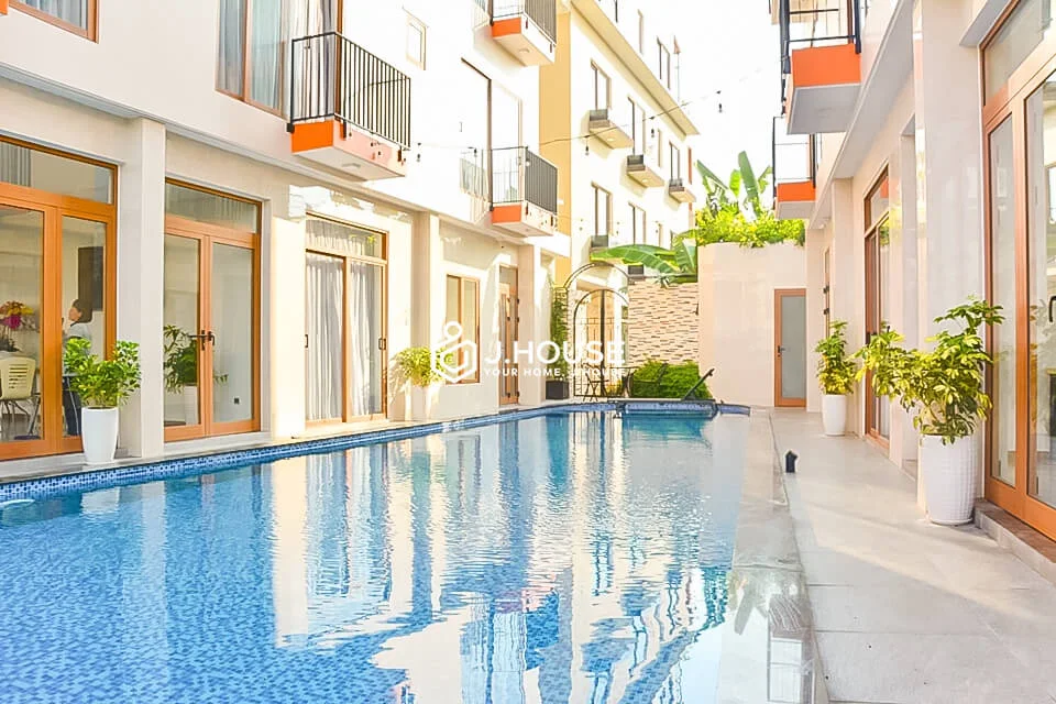 Premium studio with large windows, bathtub, free sauna & pool