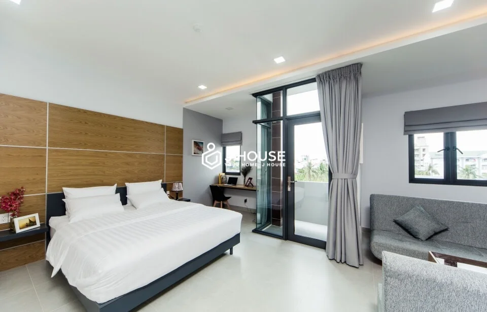 Bright Studio Apartment with Balcony for Rent at Uyen House, Binh Thanh