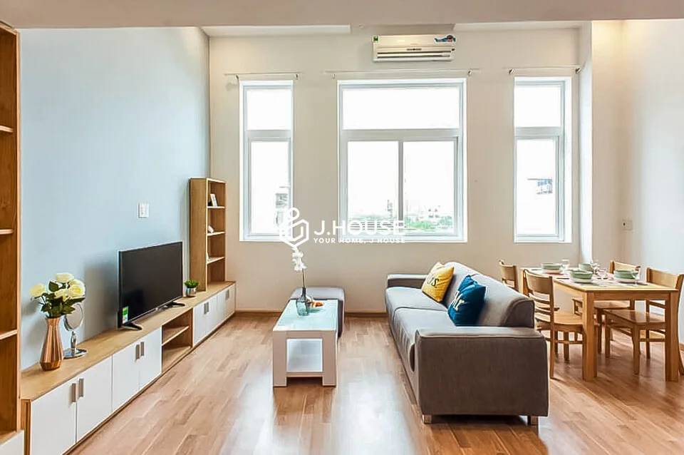 Spacious duplex with wooden floors, near canal in District 4