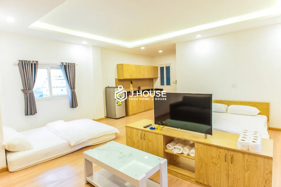 Spacious and comfortable studio on Ben Van Don Street, District 4