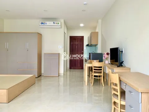 Căn Hộ Đủ Nội Thất, Ban Công Rộng tại HomeCP Tân Bình
