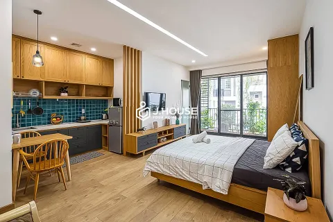 Modern Apartment with Balcony at Place In Saigon 2, Binh Thanh