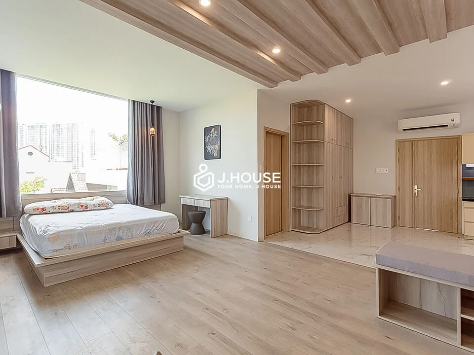 Studio Apartments in Thao Dien with Pool: Thao Dien Studio Apartment