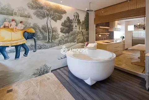 Căn hộ với thiết kế độc đáo có bồn tắm trên đường Nguyễn Văn Trỗi