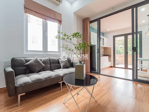 Spacious studio with large balcony in the heart of District 3