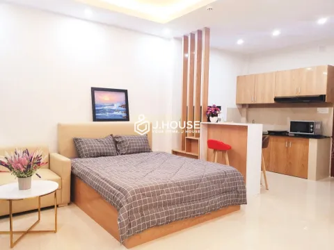Cho thuê căn hộ có ban công, full nội thất tại Funky House, Bình Thạnh