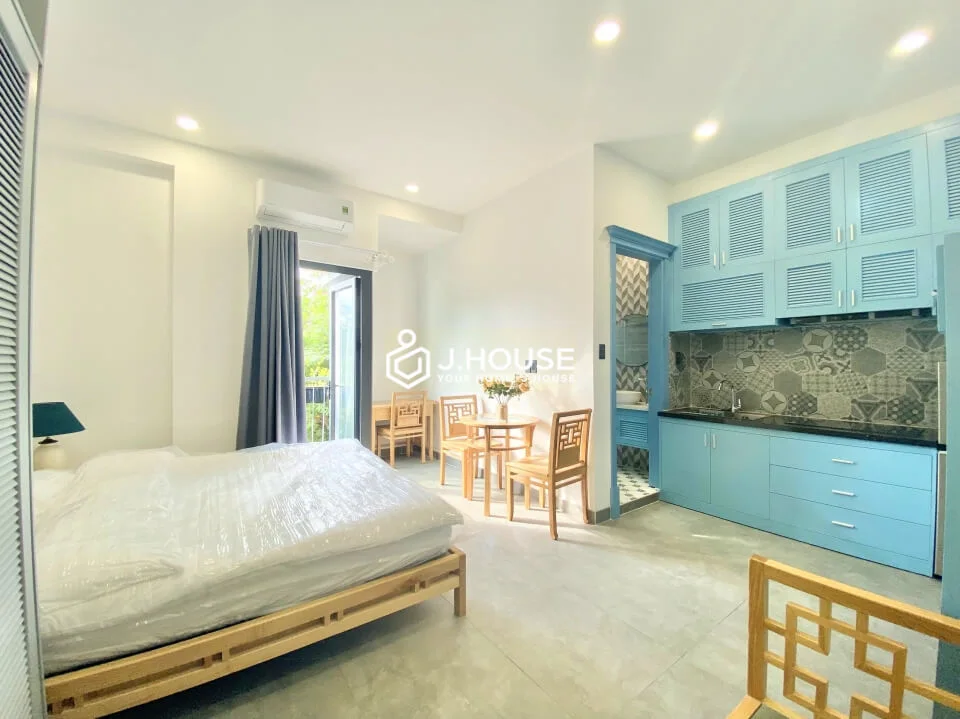 Studio Apartment with Balcony for Rent in Peace At Home Villa District 2
