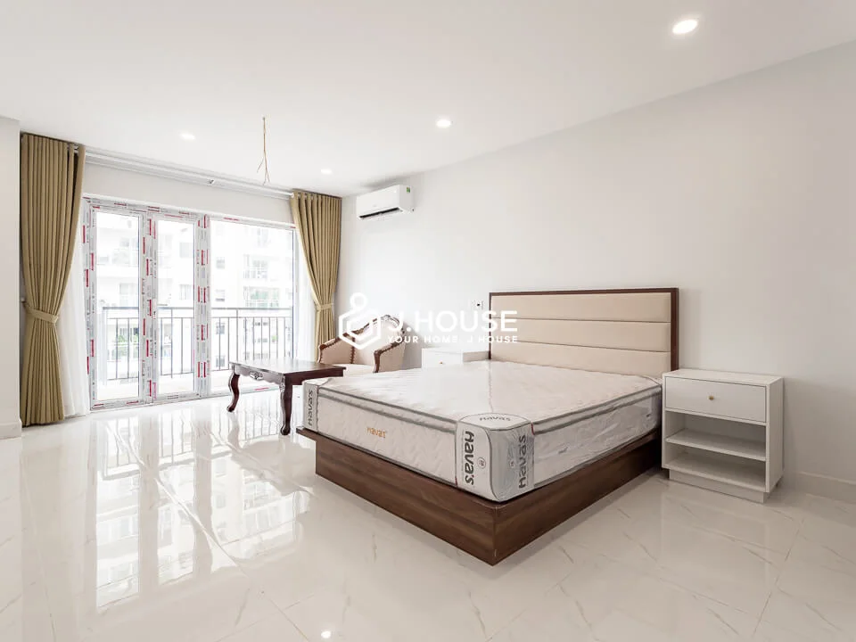 Spacious modern apartment with balcony in Thao Dien D2