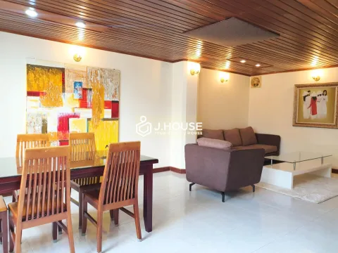 Căn Hộ 2PN Ấm Cúng, Ban Công, Trần Gỗ, Rộng tại Tuyết Home Q1