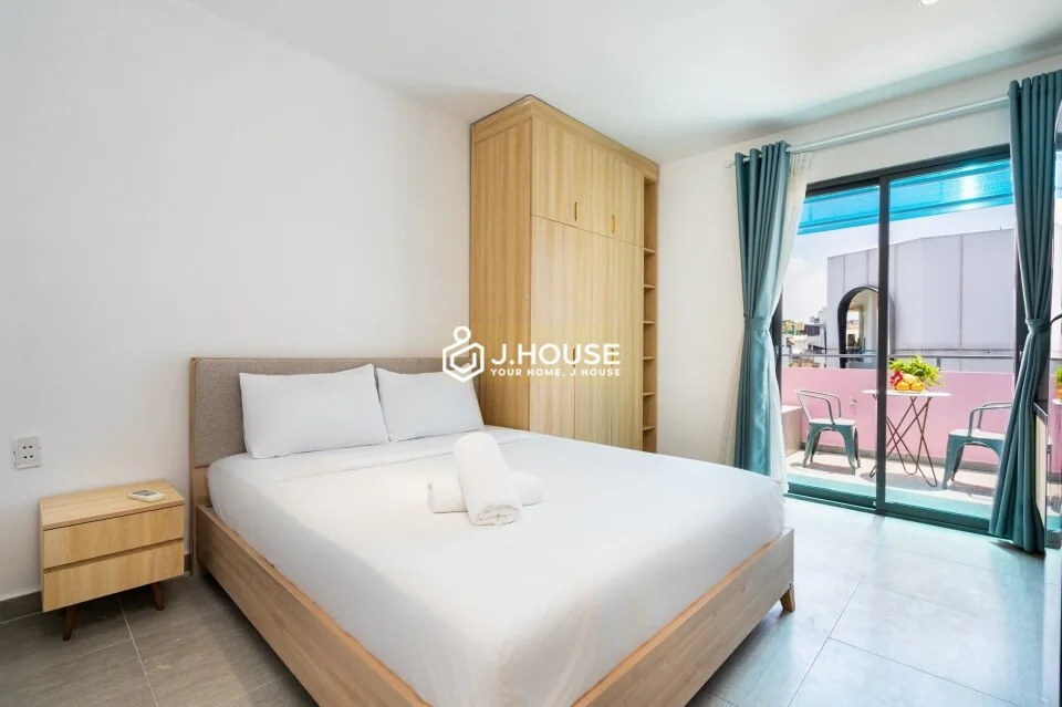 Modern Apartment with Big Balcony for Rent at MeeHouse Phu Nhuan