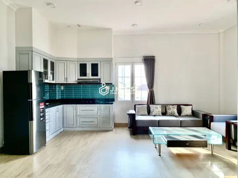 Spacious 2 bedroom apartment with rooftop pool in Thao Dien