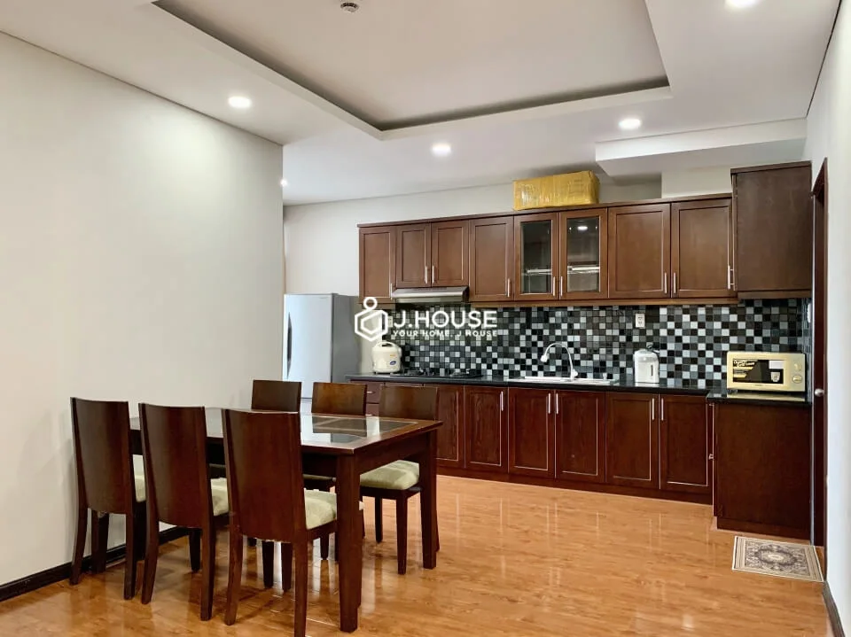 International Plaza | 2 phòng ngủ full nội thất có ban công tầng 11