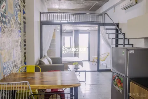 Căn hộ gác lững full nội thất và có ban công tại Thảo Điền, Quận 2
