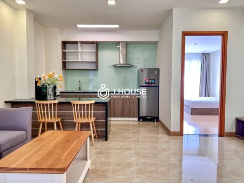 Căn hộ rộng rãi và sáng sủa có ban công tại Thảo Điền, Quận 2