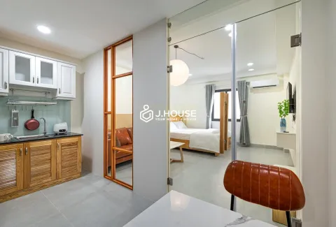 Modern 1-Bedroom Apartment with Bathtub at DKA Building Da Kao D1