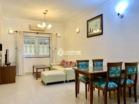 Căn hộ đầy đủ nội thất rộng rãi có hồ bơi sân thượng tại Thảo Điền