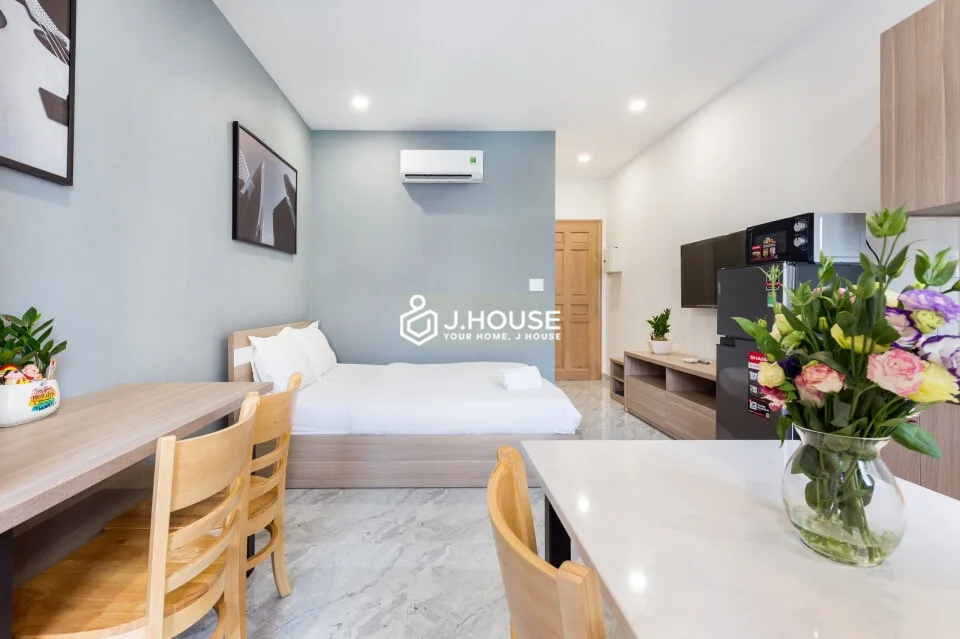 Studio Apartment with Balcony at Yours Apartment Phu Nhuan (Type1)