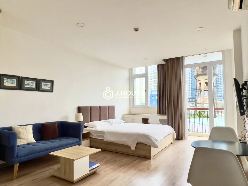 Căn hộ Studio có ban công, hiện đại - Maple Leaf Apartments, Bình Thạnh