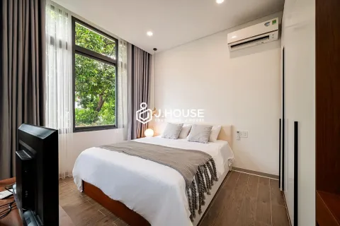 Modern & Bright Studio Apartment at Fullerton House, District 1