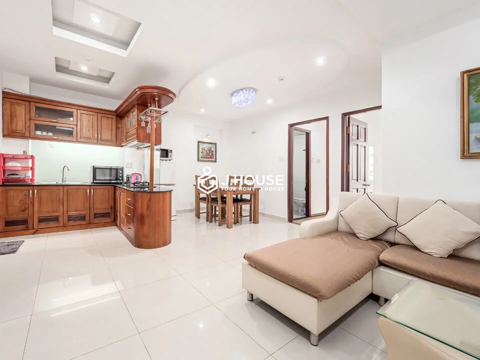 Spacious 2-bedroom apartment next to the park in District 1