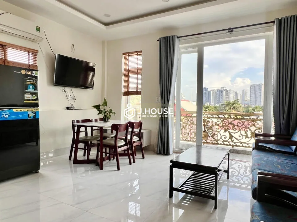 Căn hộ 2 phòng ngủ full nội thất có 2 ban công tại Thảo Điền