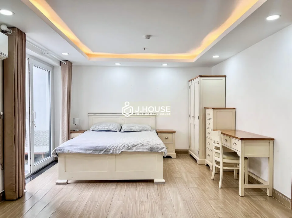 Cho thuê căn hộ studio tiện nghi có sân sau tại Thảo Điền, Quận 2