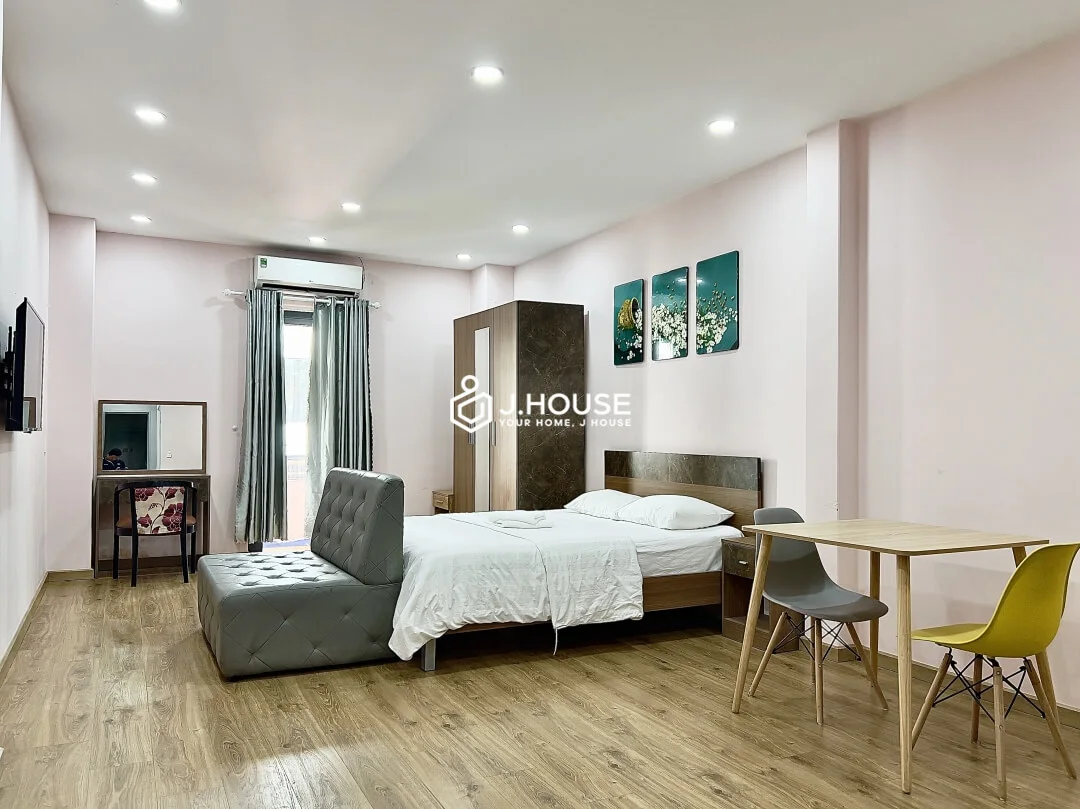 Studio Apartment with Balcony near Ben Thanh Market at Aspire Saigon 1 D1