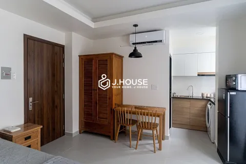 Bright Studio Apartment with Washer at Huy Apartment, Phu Nhuan