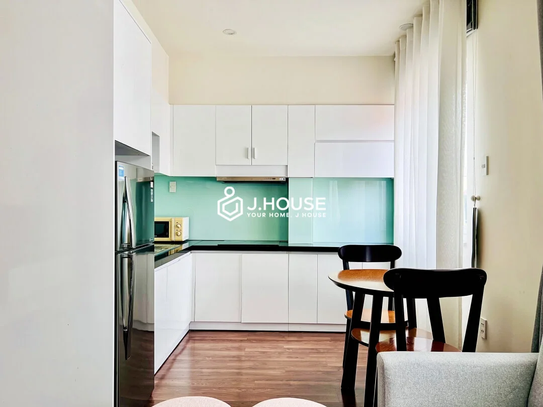 Cho thuê căn hộ 1PN rộng rãi, hiện đại tại Nhung House, Quận 1