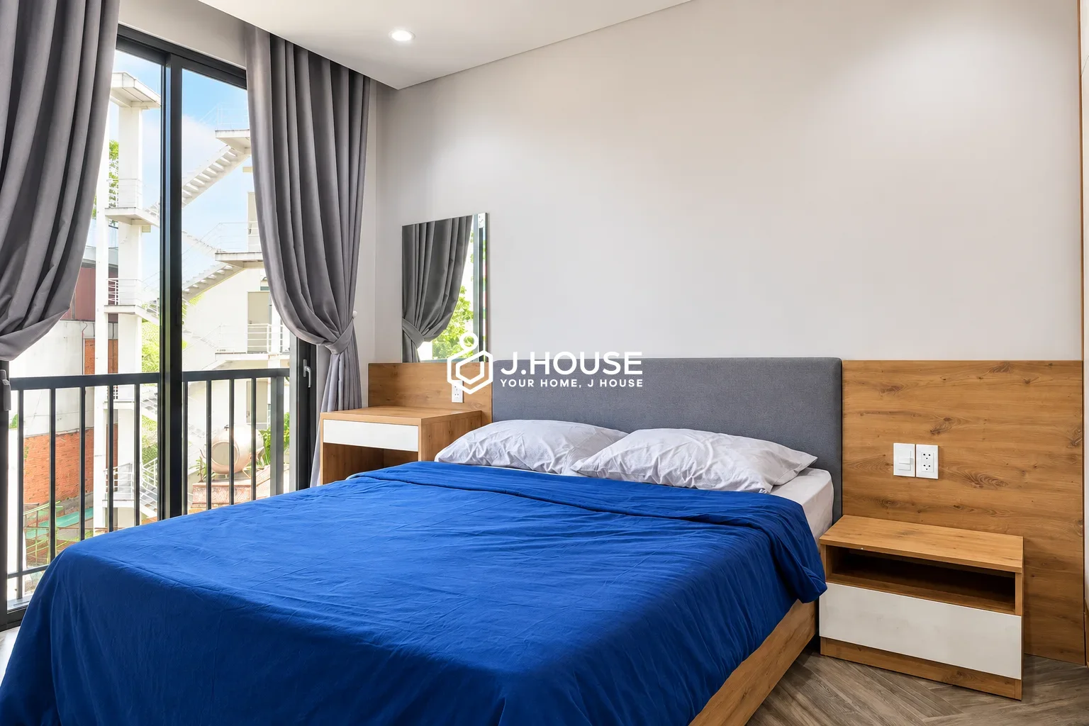 Cho Thuê Căn Hộ Có Ban Công, Máy Giặt tại AV House, Quận 3