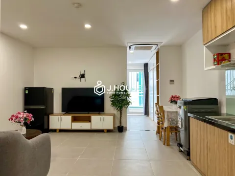 Spacious 1BR Apt in Thao Dien with Large Balcony and Washer