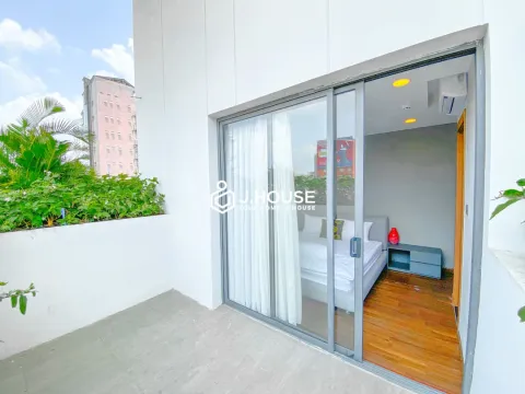 Căn Hộ 2PN Hiện Đại, Ban Công Rộng tại Lumos Phú Nhuận