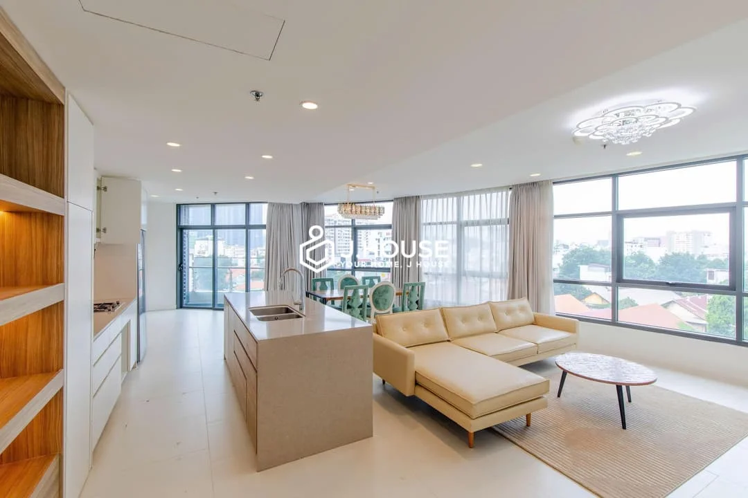 Luxury 3BR for Rent at City Garden With Pool & D1 View