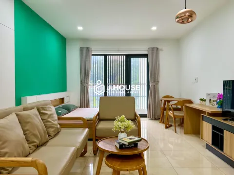 Modern Studio With Balcony and Bathtub at Anna Premier Apartment
